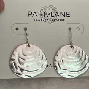 Park Lane - Seashell Earrings- Silver